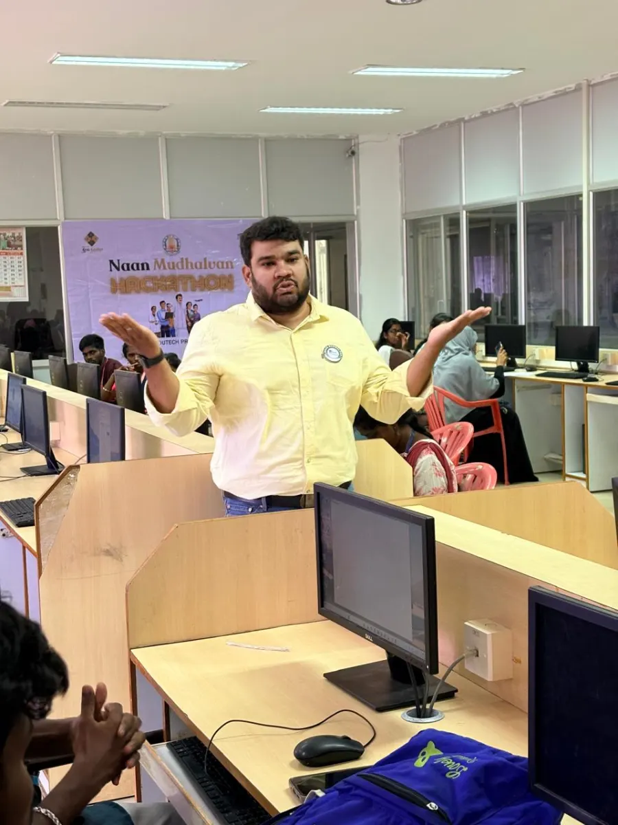 Abbas Sajid training an admissions and marketing team